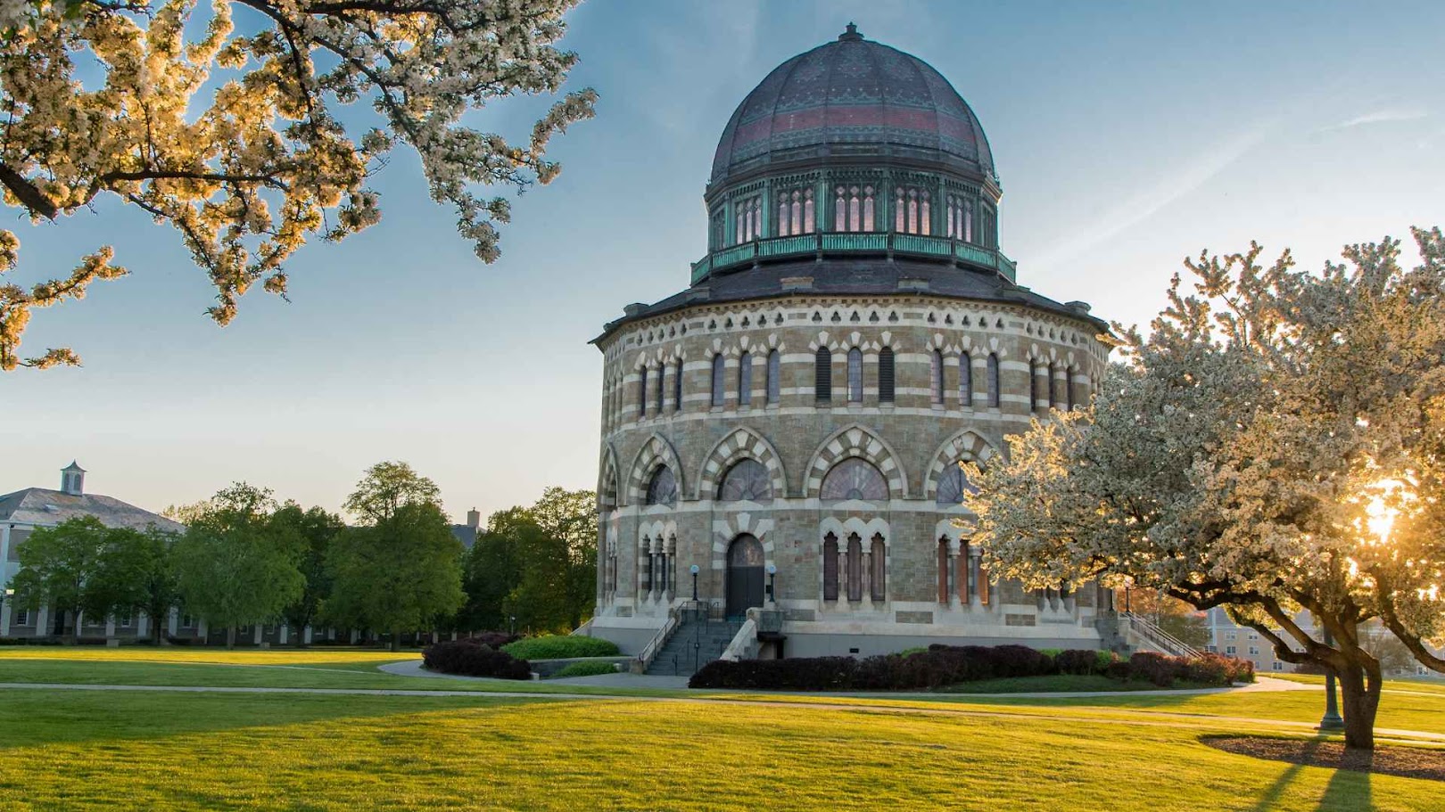 Nott Memorial on a spring day.